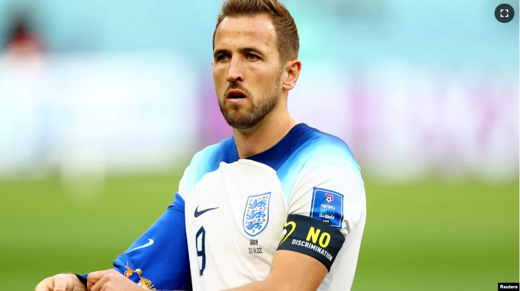 England's Harry Kane wears a FIFA-provided No Discrimination armband before the match against Iran in the World Cup Qatar 2022 on November 21, 2022. (REUTERS/Hannah Mckay)