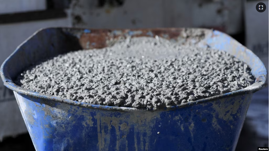 Freshly poured concrete made with captured carbon dioxide is seen in a wheelbarrow in San Jose, California, U.S. February 1, 2023. REUTERS/Nathan Frandino