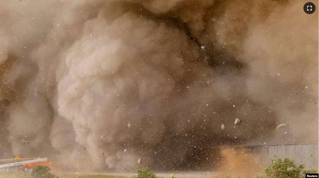 Rocks and other debris fly around remote cameras as SpaceX’s next-generation Starship spacecraft atop the Super Heavy rocket lifts off from the company’s Boca Chica launchpad near Brownsville, Texas, U.S. April 20, 2023. (REUTERS/Joe Skipper/File)