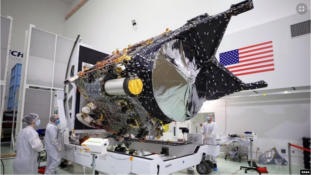 NASA’s Psyche spacecraft is shown in a clean room at the Astrotech Space Operations facility near the agency’s Kennedy Space Center in Florida on Dec. 8, 2022. (NASA/Ben Smegelsky)