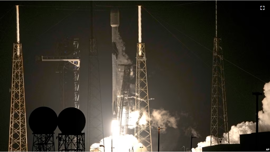 A SpaceX Falcon 9 rocket on NASA's PACE mission lifts off from Space Launch Complex 40 at the Cape Canaveral Air Force Station in Cape Canaveral, Fla., Thursday, Feb. 8, 2024. (AP Photo/John Raoux)