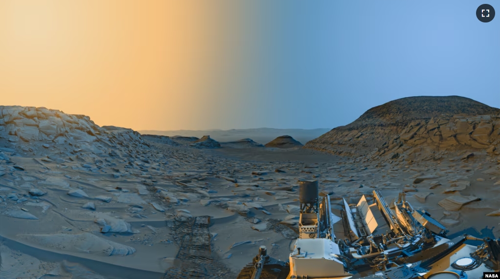 NASA’s Curiosity Mars rover used its black-and-white navigation cameras to capture panoramas at two times of day on April 8, 2023. (Image Credit: NASA/JPL-Caltech)