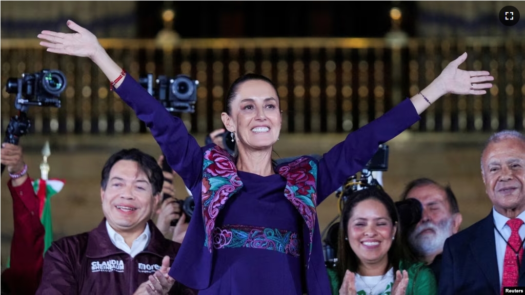 Presidential candidate of the ruling Morena party Claudia Sheinbaum, gestures while addressing her supporters after winning the presidential election, at Zocalo Square in Mexico City, June 3, 2024. (REUTERS/Alexandre Meneghini )