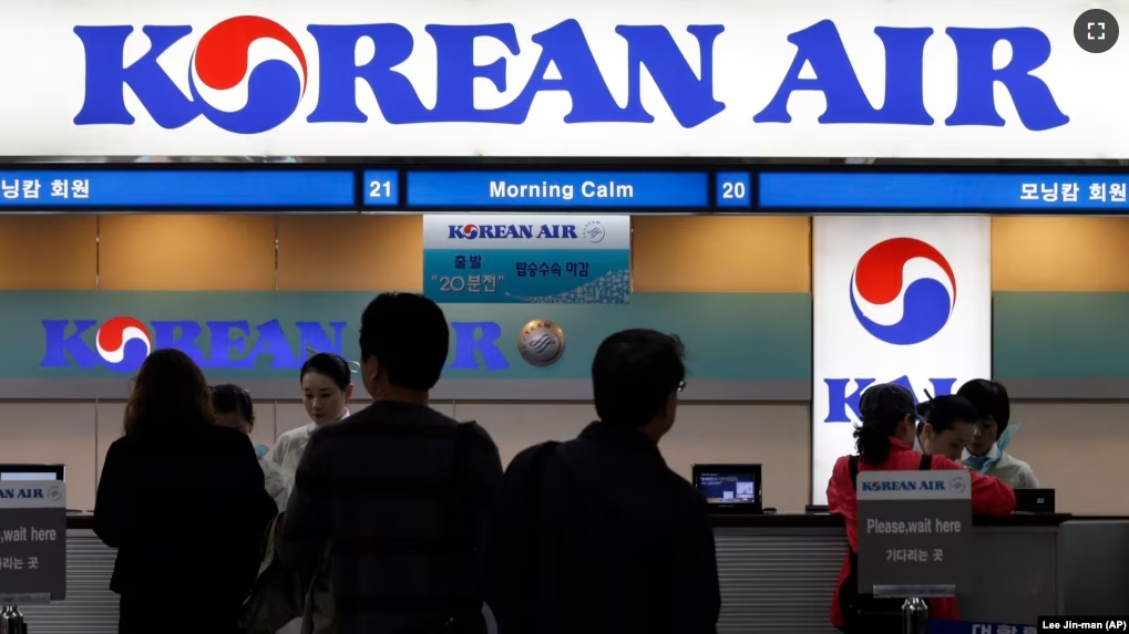 FILE - Korean Air will no longer offer instant noodles to Economy class passengers starting August 15, 2024, a spokesperson for the Seoul-based airline confirmed. (AP Photo/Lee Jin-man, File)