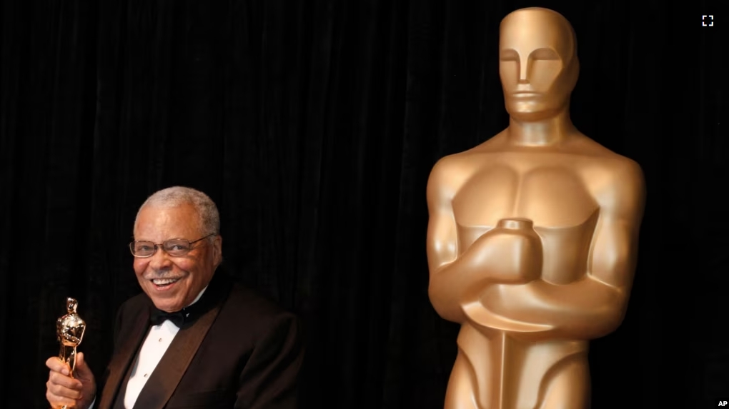 FILE - James Earl Jones poses with his honorary Oscar at the 84th Academy Awards on Sunday, Feb. 26, 2012, in Los Angeles, California (AP Photo/Chris Carlson, File)