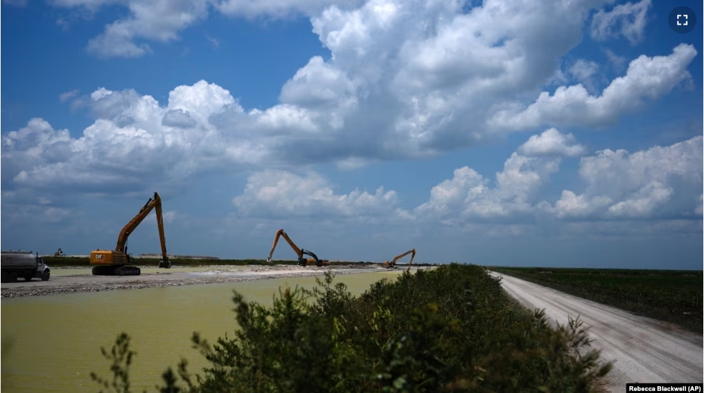 The U.S. Army Corps of Engineers work on the construction of the Everglades Agricultural Area Reservoir, Wednesday, May 15, 2024, in South Bay, Fla.