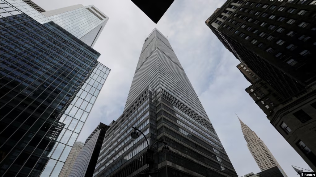 FILE PHOTO: The 77 story One Vanderbilt office tower, the latest super-tall skyscraper to grace New York's iconic skyline, is set to open while the coronavirus disease (COVID-19) keeps the largest and richest U.S. office market almost empty, in midtown Ma